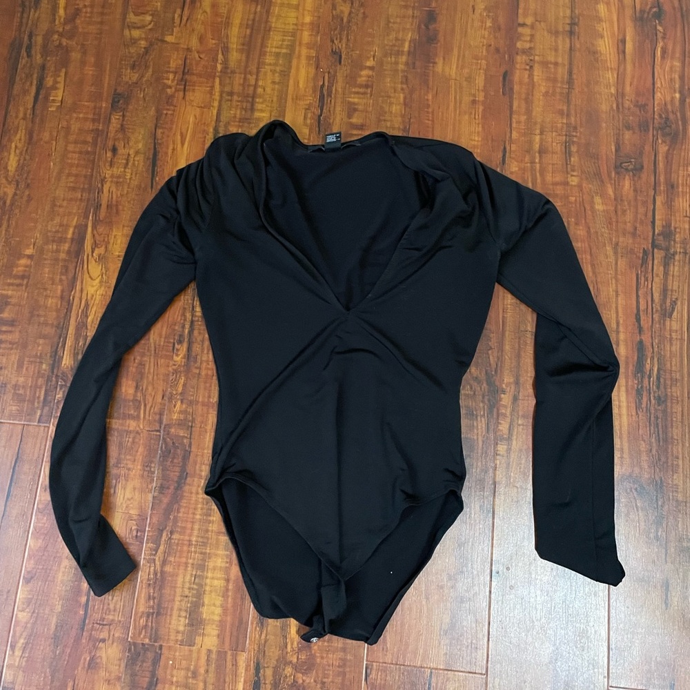 F21 low v neck bodysuit
